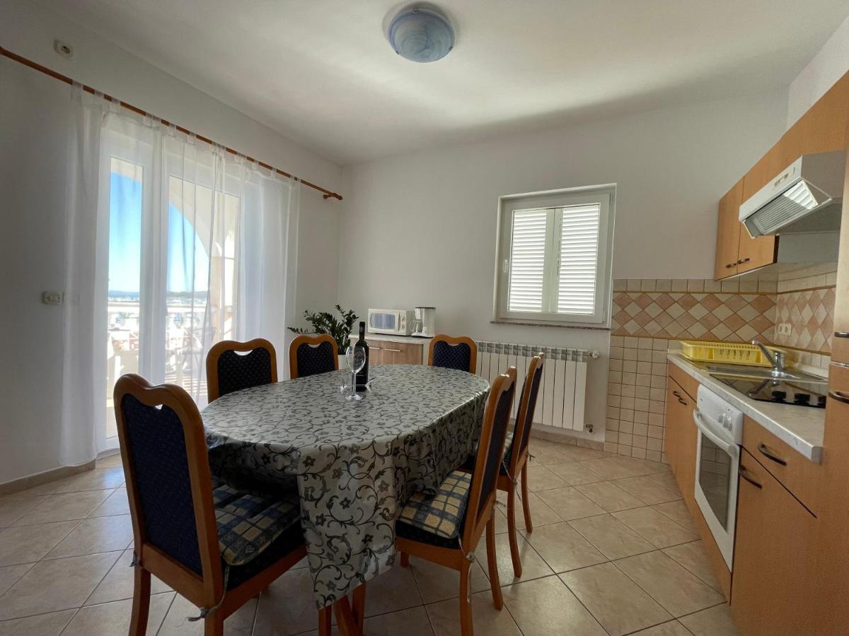 Apartmani Ruzarija Раб Экстерьер фото