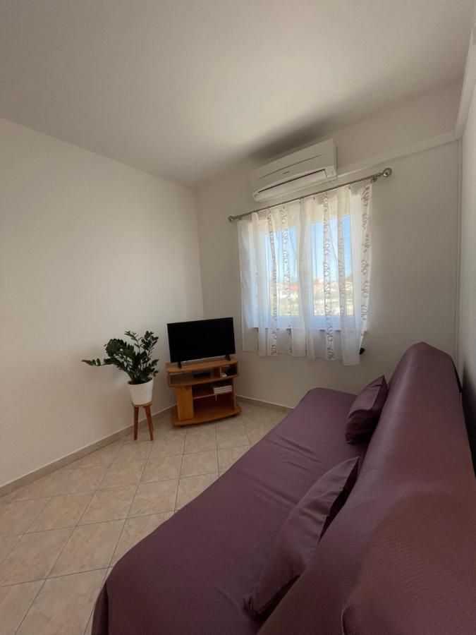 Apartmani Ruzarija Раб Экстерьер фото