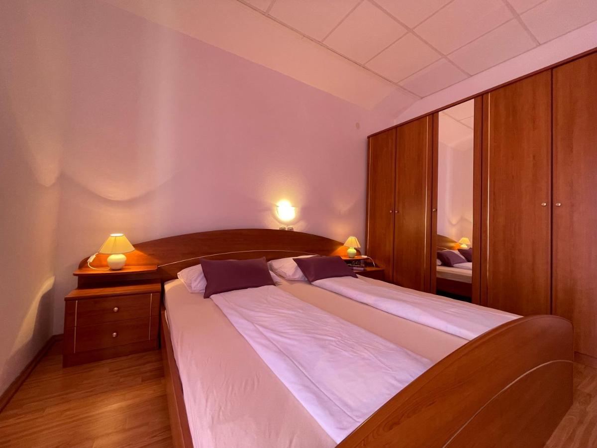 Apartmani Ruzarija Раб Экстерьер фото