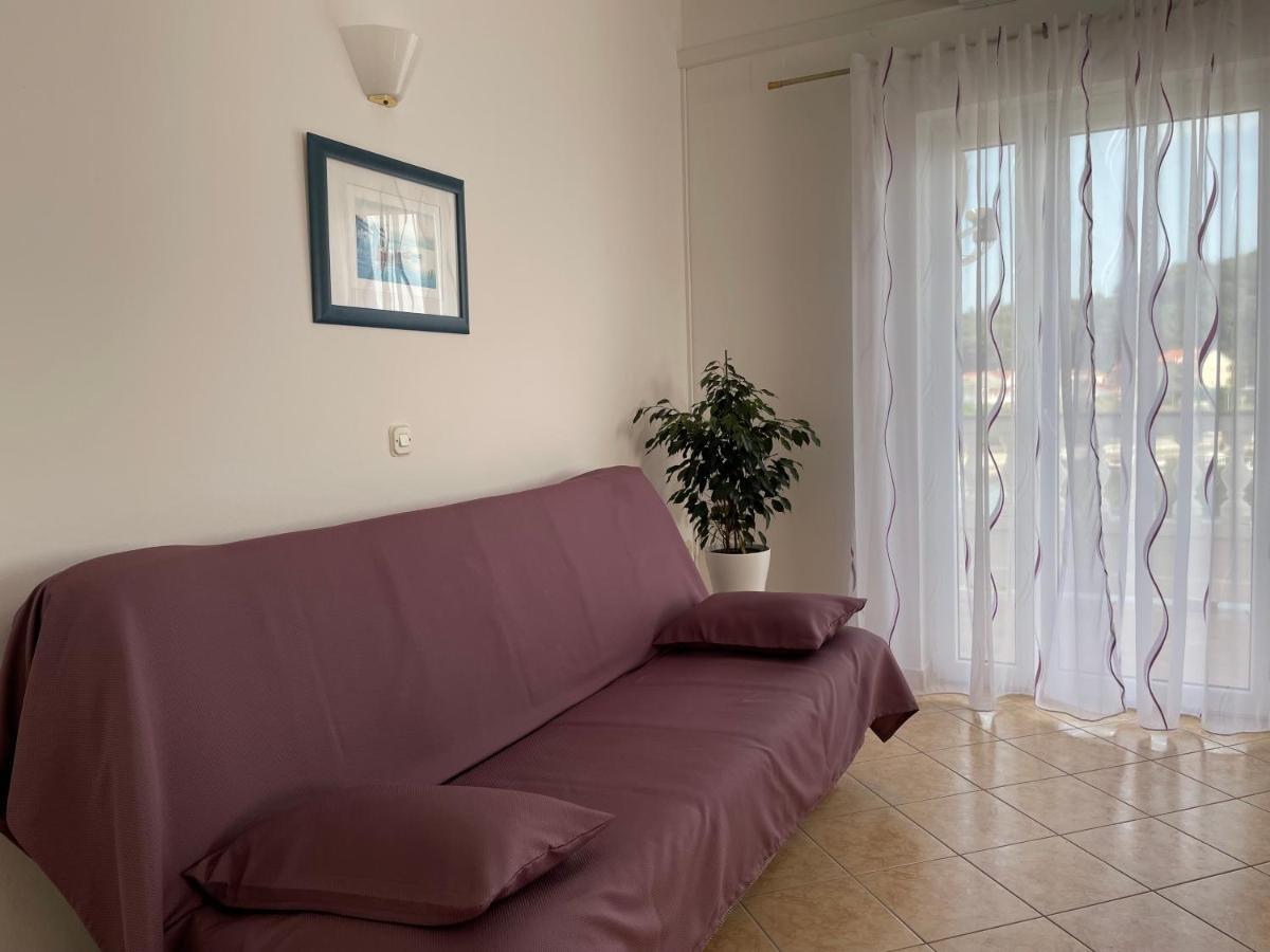 Apartmani Ruzarija Раб Экстерьер фото